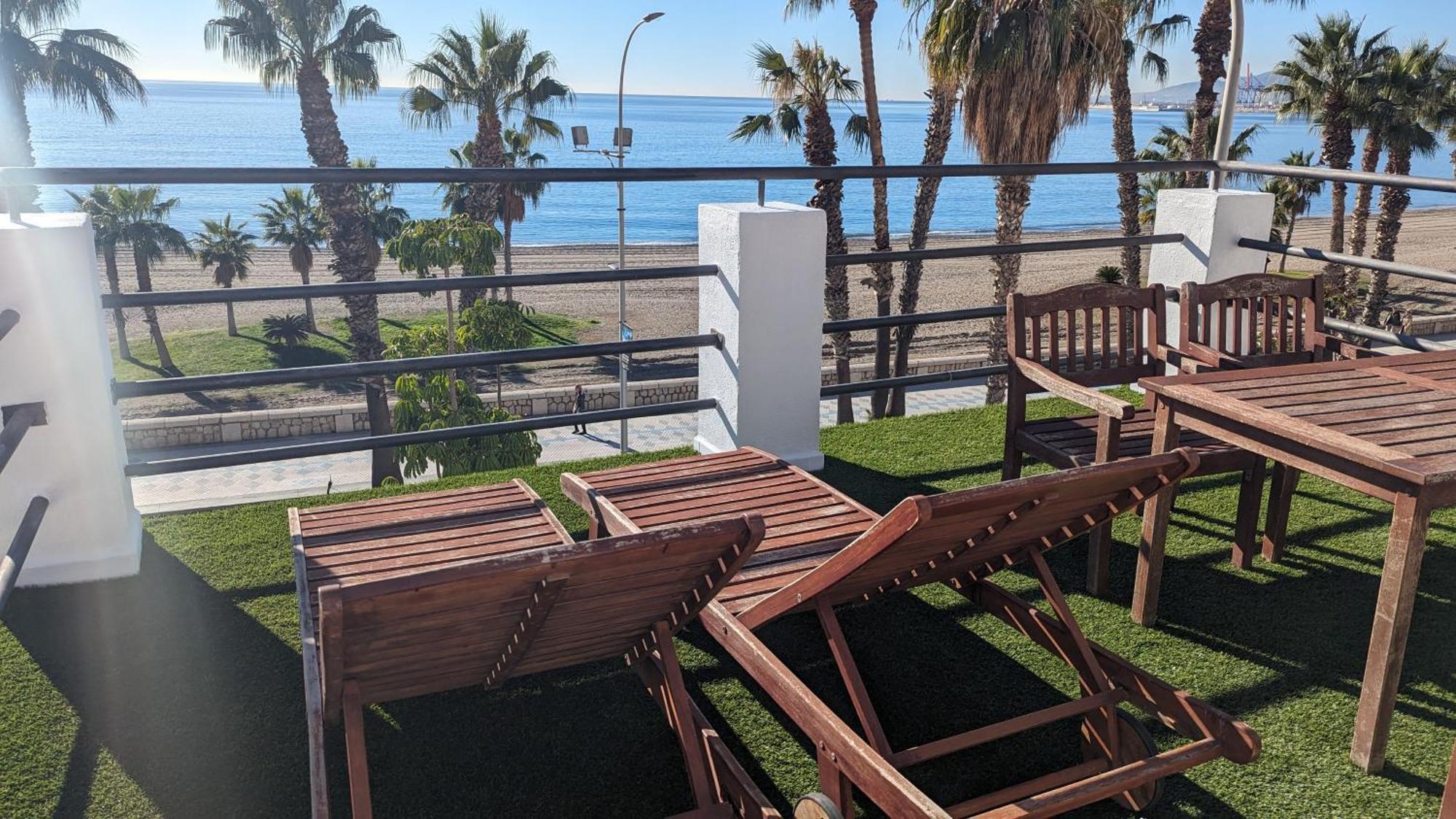 Loft Con Gran Terraza En Primera Linea De Playa Malaga Zewnętrze zdjęcie