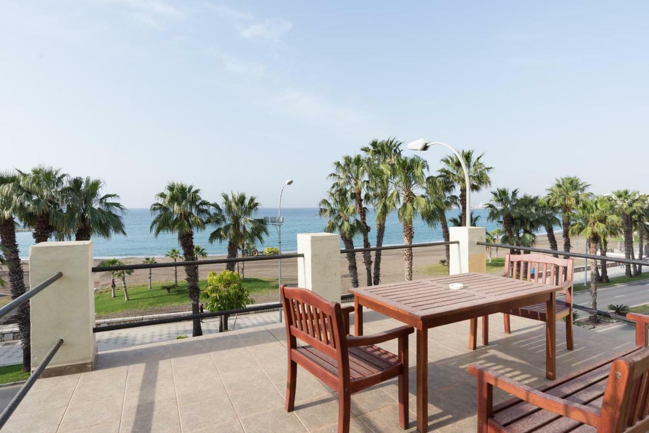 Loft Con Gran Terraza En Primera Linea De Playa Malaga Zewnętrze zdjęcie